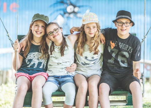einsmehr - Initiative Down-Syndrom Augsburg und Umgebung e.V. - Inklusive Tanzgruppe für Jugendliche mit und ohne  Down-Syndrom