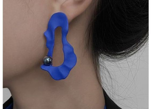 chick earring