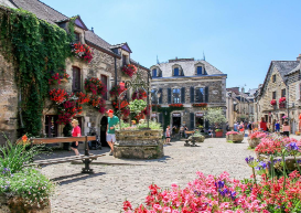 Rochefort-en-Terre Plus Beaux Villages de France avec bcp de commerces