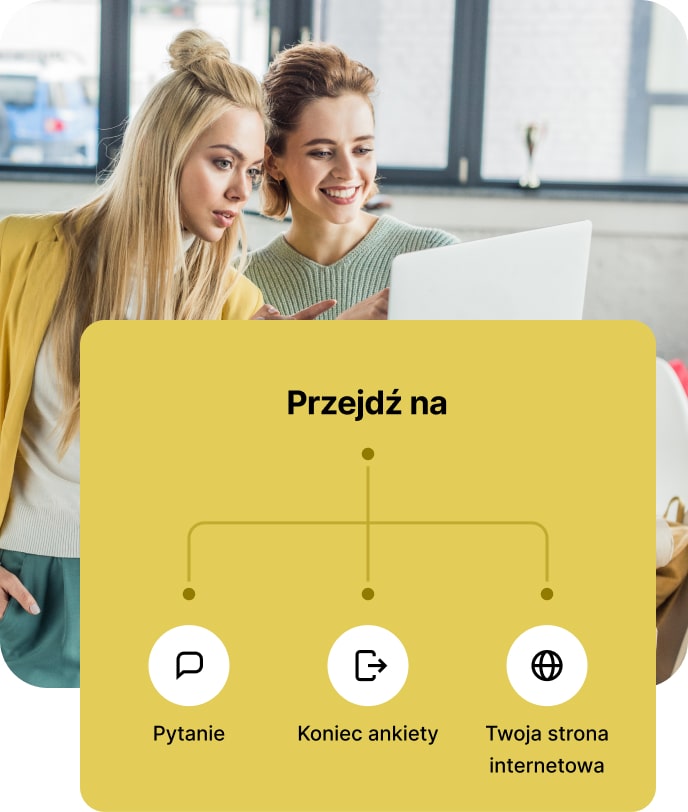 Dwie kobiety wypełniające ankietę na komputerze przenośnym.