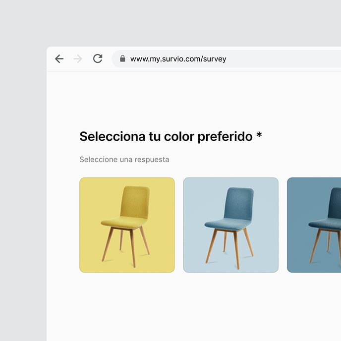 Pregunta modelo con tres imágenes de sillas en diseño diferente.
