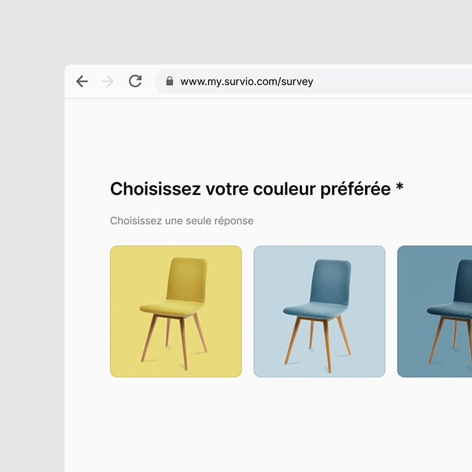 Exemple de question présentant trois images de chaise au design différent.