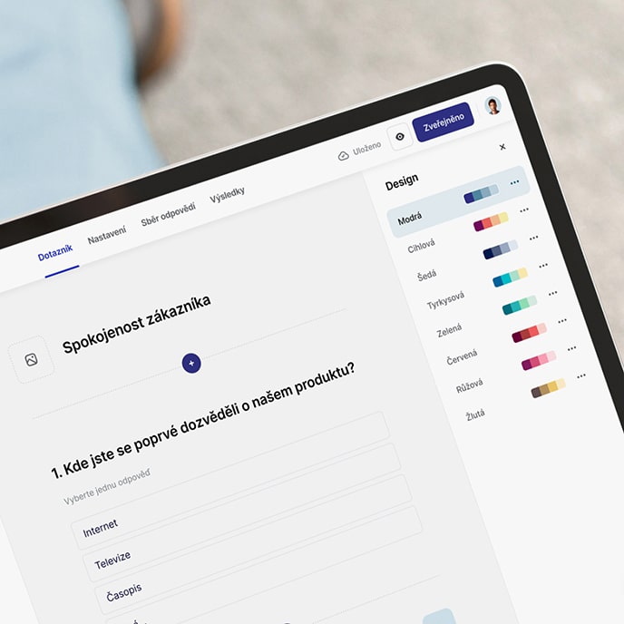 Tablet s editorem dotazníku