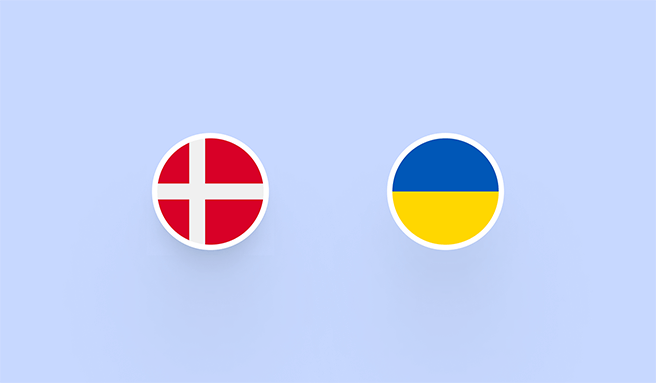 Flagi duńska i ukraińska.