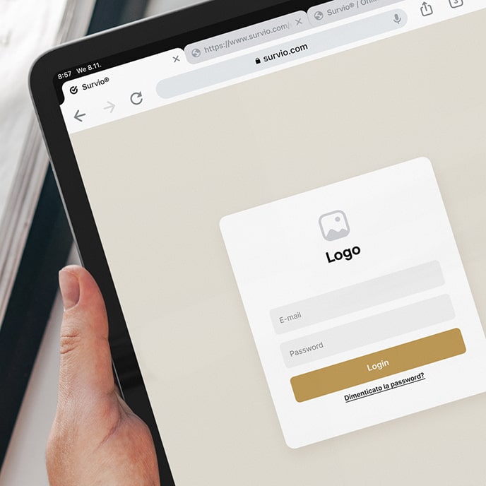 Pagina di accesso personalizzata con logo aziendale per l'accesso a Survio