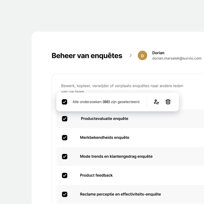 Schermopname van de Survio app toont de vragenlijst beheer interface
